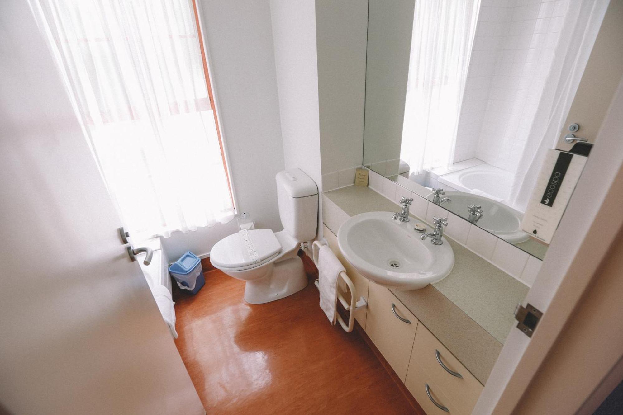 Addington Stadium Motel Christchurch Room photo